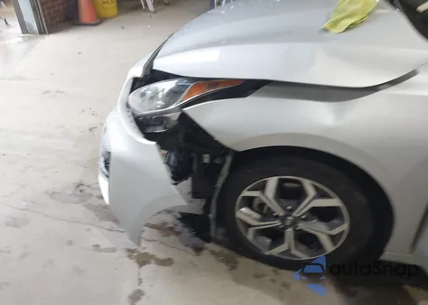 2021 Kia Forte Lxs z USA, uszkodzony, nr VIN 3KPF24AD6ME326363